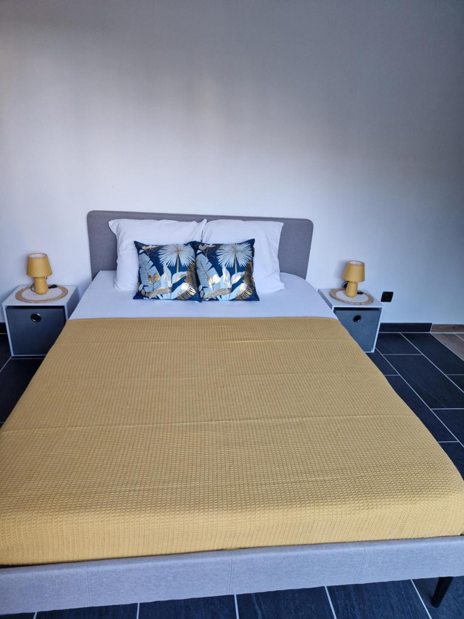 Grand Studio 2 Personnes Saint-Amand-Mont-Rond Eksteriør billede