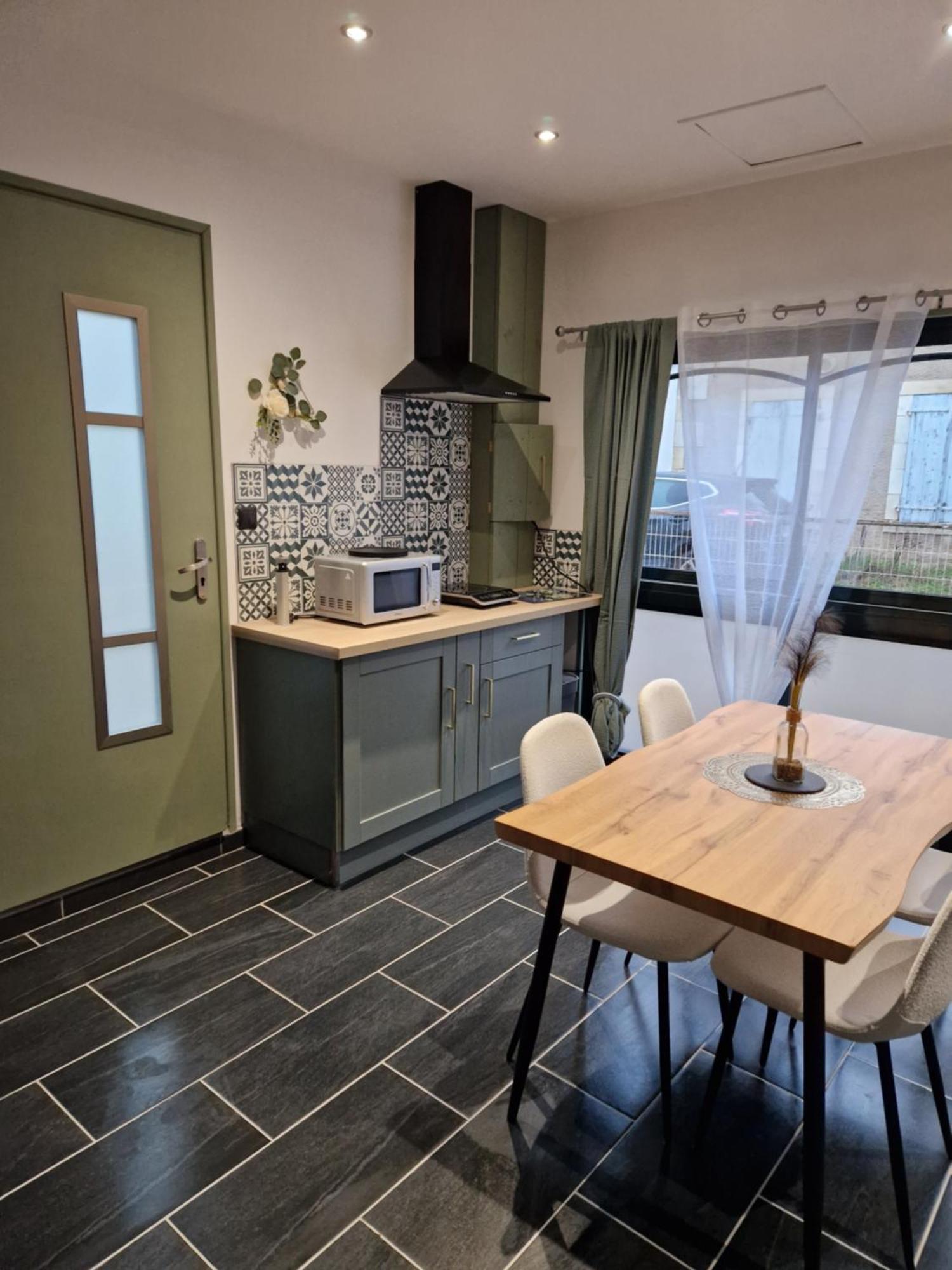 Grand Studio 2 Personnes Saint-Amand-Mont-Rond Eksteriør billede